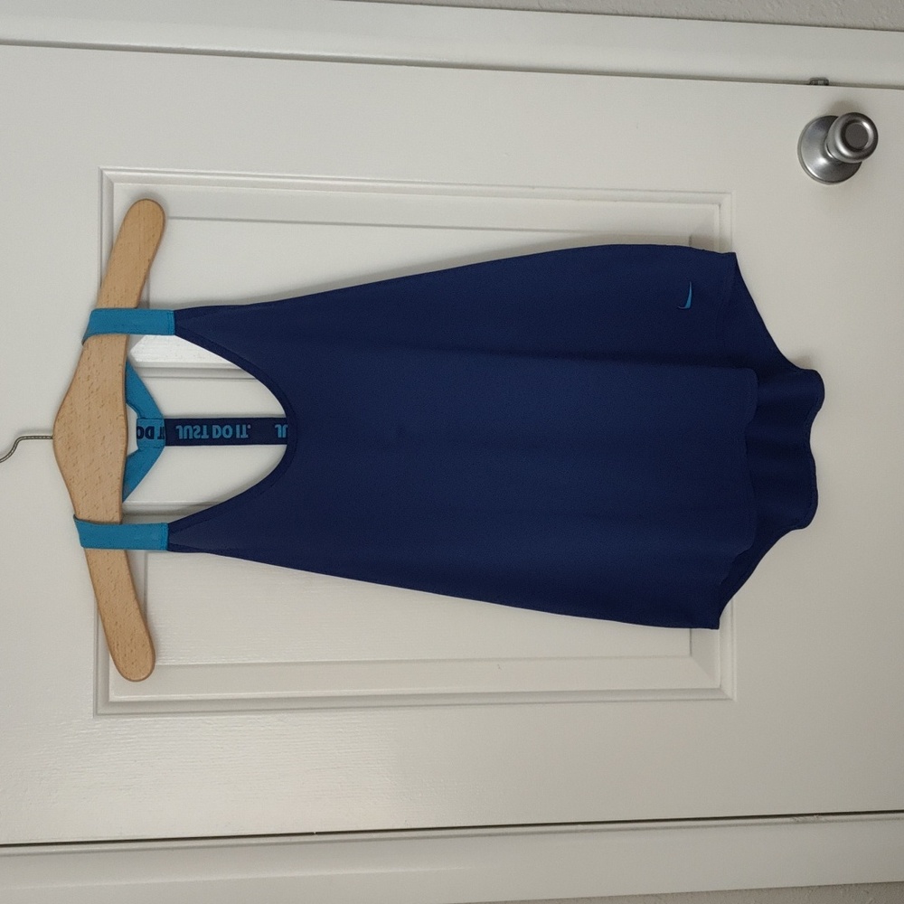 Nike Size M loose fit workout top